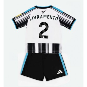 Newcastle United Tino Livramento #2 Hjemmebanetrøje Børn 2026-27 Kortærmet (+ Korte bukser)